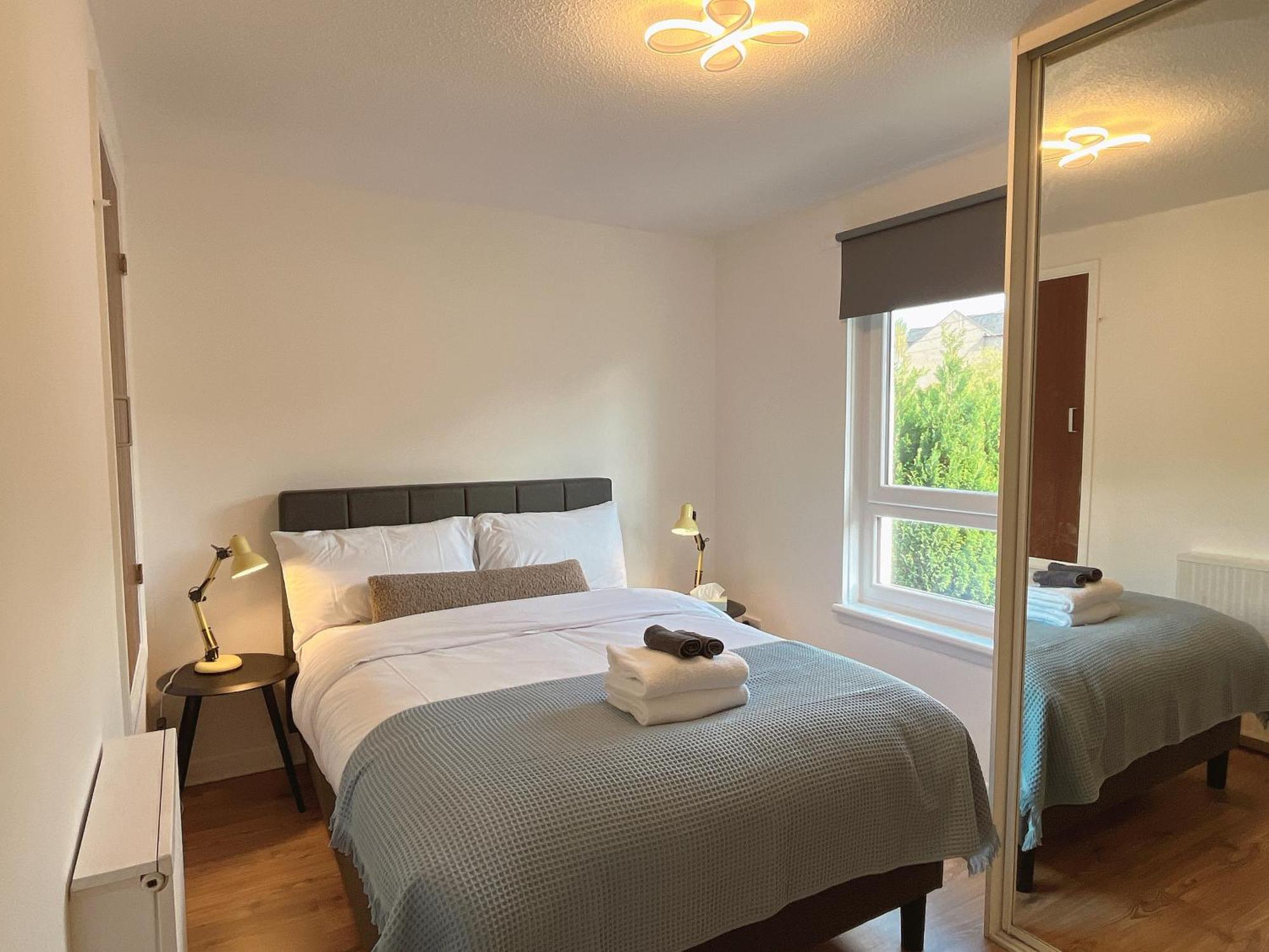 Cozy 2 Bedrooms With Private Parking Space And Garden Edinburgh Exterior photo